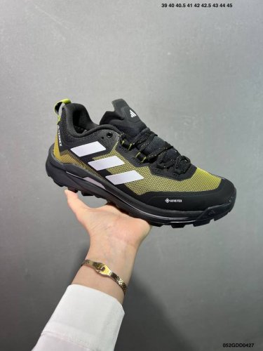 公司级Adidas Terrex Skychaser Tech Gtx 舒适 减震防滑耐磨 低帮 徒步登山鞋 看起来像普通运动鞋的徒步鞋，才是绝大多数人日常户外