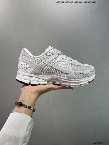 真标耐克Nike Zoom Vomero 5 马拉松复古跑五代休闲运动慢跑鞋 货号:Bv1358-002 码数:36 36.5 37.5 38 38.5 39