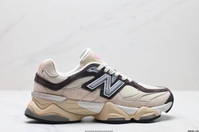 公司级New Balance 公司级版本 Nb9060 联名款 复古休闲运动慢跑鞋 鞋款灵感源自设计师本人对夏日的怀日回忆。鞋面大身由空间双格及磨砂鞋面拼接而生