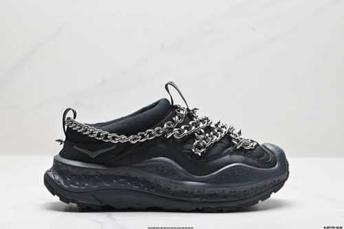 公司级hoka X Junya Watanabe 圆头套脚 低帮 生活休闲鞋 内里薄绒 秋冬季保暖半拖 这款鞋无论从脚感上 设计上都是当 顶流 极具穿搭属性 时