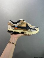 真标耐克Nike Zoom Vomero 5 马拉松复古跑五代休闲运动慢跑鞋 采用环保纤维革饰片组合网眼布鞋面材质 升级正确后跟Tpu加固 耐弯折热塑框架支撑鞋
