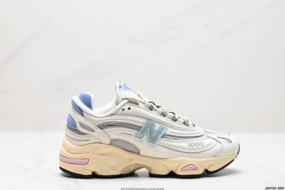 公司级新百伦new Balance 1000 系列低帮复古老爹风休闲运动跑步鞋 new Balance 在不同配色上其鞋面材质呈现不同感觉 无论是运动风或是高级