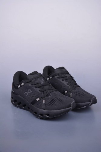 On昂跑 Cloudtilt Loewe 户外街头机能风跑步鞋 Cloud Hi Edge户外机能融合街头潮流 越界开启全新都市探索 Cloudtec专利科技鞋