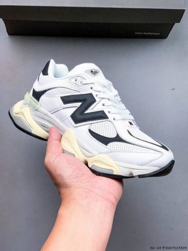 集图 New Balance 又带来了新鞋型 9060 ，并且是与芝加哥街头品牌 Joe Freshgoods 的联名款。鞋身主体采用了类似 990 系列的设计