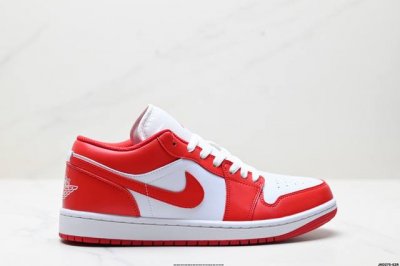 公司级Nike Air Jordan 1 Low Aj1乔1低帮休闲板鞋 同步官方配色 头层皮打造 正确满胶鞋垫 四线拉帮 原厂织唛标 鞋舌高弹海绵填充 官方货