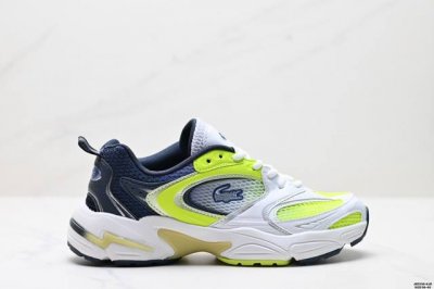 公司级Lacoste法国鳄鱼 织物 时尚拼色 低帮 生活休闲鞋 Lacoste风格源于体育运动的优雅风范 既可以在球场上穿着 也适合日常生活的优雅服装 源自体育