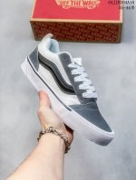 Vans Classics Knu Skool 范斯官方面包鞋 Vans超火的灰密桃紫，复古经典，鞋头放大、包边上移加厚、鞋舌加厚。Vans Classics