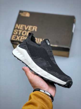The North Face Cedar Measa 北面系列轻便套袜式一脚蹬跑鞋 户外运动抓地耐磨休闲鞋 飞织鞋面透气性强 贴脚舒适度极好 ，超级减震抗疲劳舒 - 点击图像关闭