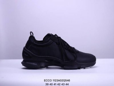 260 Ecco爱步 欧美奢品 采用Ecco家族工艺 完美抓地力 脚感舒适 耐磨防滑 轻便运动休闲鞋 尺码：36～44 Xm1123Q546