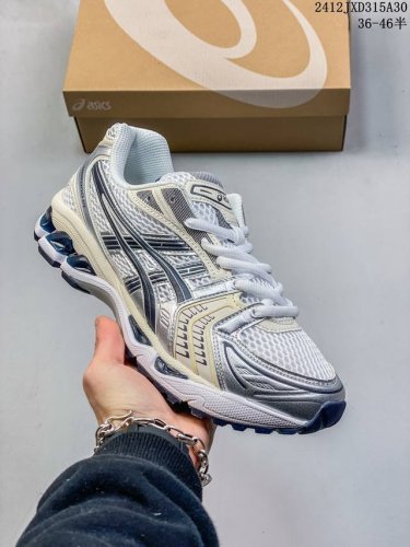 Asics Gel-Kayano 14 于2008 年在万众期待中横空出世，设计师 Hidenori Yamashita 以 Flash 一词为灵感，创造出未来
