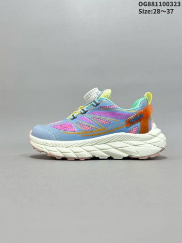公司级小红书推荐Hoka M Mafate Speed 2 全新配色 这个品牌来自于新西兰的毛利语，Hoka表示大地，One One表示飞越，连起来就是飞越地平