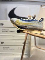 300 nike Air Zoom Alphafly Next% 整体采用前作的设计语言，并且对后者的细节进行升级，马拉松和长距离路跑的性能极限设计而生Hv43
