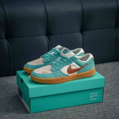 核心私 耐克Nike Sb Force 58是一款将前沿创新带入街头的单品，它具有硫化杯底，具有出色的耐用性和灵活性。使用帆布和绒面革，在饰面上放置通风口，它自