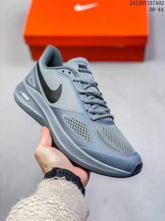 耐克nike Air Zoom Winflo 7X 登月系列网透面气 训跑练步鞋 内置zoom气垫 脚回感弹感受非常直接. 尺码：39-44 编码：12Ny33 - 点击图像关闭
