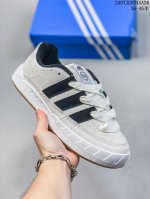 真标带半码 阿迪达斯 鲨鱼面包鞋 新联名开启,日本知名球鞋店铺atmos X Adidas Adimatic Low马蒂奇系列低帮复古鲨鱼面包休闲运动休闲滑板板