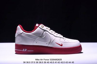 Nike 耐克 男女鞋真标半码制，升级原楦原纸版数据开发版型，采用硬质粒面牛剖皮革鞋面材质，内置全掌air Sole气垫2024龙年专属配色,耐克nike Ai