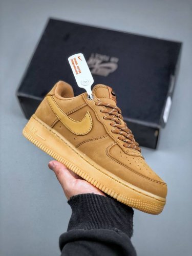 福利款 长期补货 Nike Air Force 1 Low 空军一号 小麦2代 低帮百搭休闲运动板鞋 柔软、弹性十足的缓震性能和出色的中底设计，横跨复古与现代的