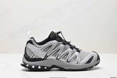 公司级Salomon XA PRO 3D ADV 萨洛蒙户外越野跑鞋 鞋面采用SENSIFIT贴合技术 全方位贴合包裹脚型 鞋跟部鞋底牵引设计 提供强大的抓地性