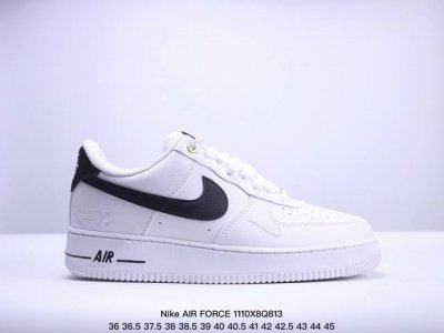 真标耐克Nike AIR FORCE 1‘07 空军一号低帮百搭休闲运动板鞋。柔软、弹性十足的缓震性能和出色的中底设计，横跨复古与现代的外型结合，造就出风靡全球