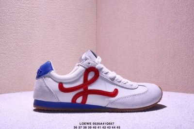 Loewe罗意威 Ballet Runner 2.0小牛皮 圆头系带 低帮 生活休闲鞋 罗意威全新版大头运动鞋Ballet Runner2.0 以其独特的设计和