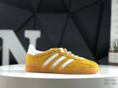 200 阿迪达斯Adidas Originals Gazelle Indoor 德训系列 三叶草复古休闲运动板鞋 鞋面采用反绒革组合环保纤维革材质，外置Rb橡胶