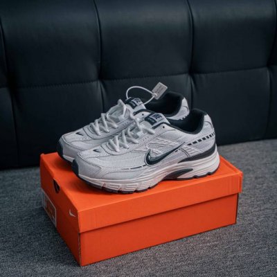 核心私 Nike Mns Initiator 耐克运动鞋男女款潮流时尚 原楦原纸版数据开发 货号：394055 100 尺码：36 37 37.5 38 38.