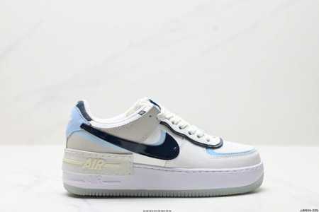 真标耐克Nike Wmns Air Force 1 Shadow全新少女系解构主义设计 马卡龙空军一号轻量增高低帮百搭板鞋 为经典设计注入玩味元素 分层结构、加 - 点击图像关闭
