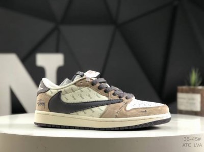 公司级带半码 Air Jordan 1 Low 低帮 Aj1 乔丹1代 Aj1 乔1 低邦 乔丹篮球鞋系列 鞋身采用皮革勾勒轮廓,白色鞋面与鞋身两侧Swoosh