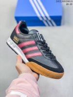 阿迪达斯 Adidas Superstar Ayoon W 三叶草运动鞋经典贝壳头板鞋 时尚男女鞋 真皮鞋面材质 ，锯齿三条纹，简约的线条。就连版型和比例，都在