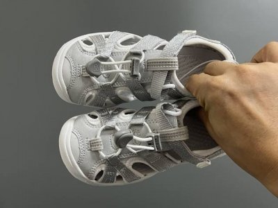 海外版Keen潮牌二代轻便儿童溯溪两穿凉鞋 Size：24-37码 新工厂P新工艺 升级版二代 细节做工超精致 橡胶耐磨防滑大底，脚感超赞 魔术贴设计，方便调节
