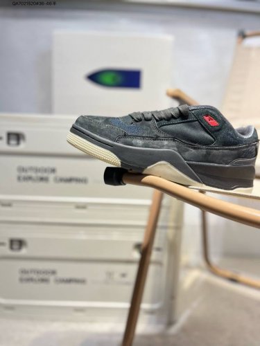 耐Nike Air Jordan 4 Retro Og 中帮 迈克尔 乔丹Aj4代乔4 复古休闲运动文化篮球鞋。秉承轻量化的速度型篮球鞋设计思想完成设计，降低重