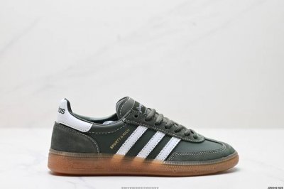 230 公司级Adidas Handball Spezial 阿迪达斯经典款 复古休闲板鞋 全鞋采用反毛皮制作 牛筋耐磨大底 承载青春情怀的板鞋 经典三条杠装饰