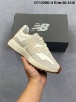 真标New Balance Ms327 复古休闲运动慢跑鞋 以更纯粹的复古风格设计打造的全新造型 侧身还以解构设计 将 N 字标志以做旧压花样式呈现 官方货号：