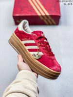 140 ad Originals Gazelle Bold Cny 蛇年限定 "Year Of Snake" 红白 三层底低帮耐磨厚底增高板鞋 鞋头出色设计 塑