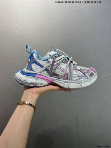 公司级Balenciaga 巴黎世家 采用环保再生超纤革与网眼织物鞋面材质 原鞋一致重度做旧效果 ，全原装Eva环保去臭环型鞋垫，全新开发5层私模,搭载轻量发泡