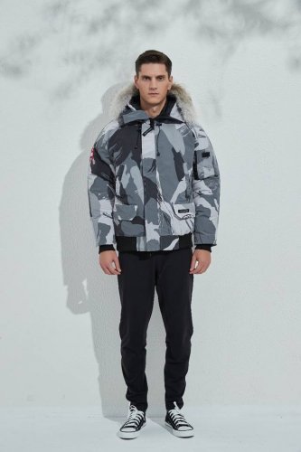 渠道优势，支持代发！ 外贸保真版：大鹅01款 Canada Goose 加拿大鹅 01男女情侣款，Size：Xs S M L Xl Xxl 专柜包装 65 ，