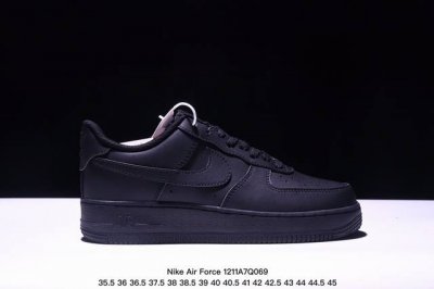 Nike 耐克 二层皮 原楦原纸板开发版型，采用硬质荔枝纹牛剖皮革鞋面材质，内置全掌air Sole气垫有型复古，经典耐克nike Air Force 1 Mi