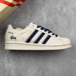 本地 核心私 Stussy X Adidas Original Superstar 斯图西 X 阿迪达斯 低帮联名白藏青 贝壳头防滑耐磨轻便板鞋 鞋身整体采用米