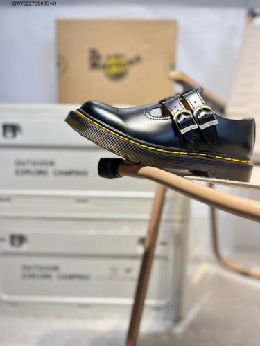 Dr.Martens 马丁医生 系列 厚底全机车走线 原材生产 香港代购 同一批次订单 全头层牛皮 进口橡胶大底 耐穿耐磨 专柜包装 爱酷的女生 男生 可以入手