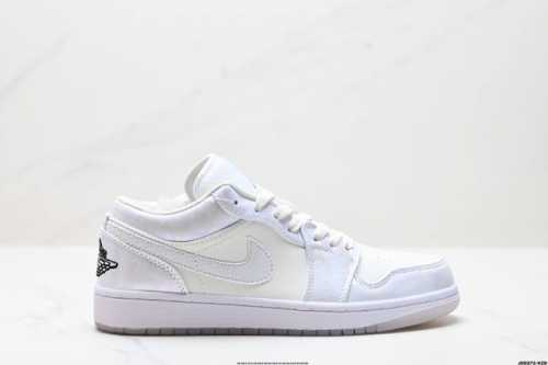 真标Nike Air Jordan 1 Low Aj1乔1低帮休闲板鞋 同步官方配色 官方货号:Hf4080-001 Size:36 36.5 37.5 38