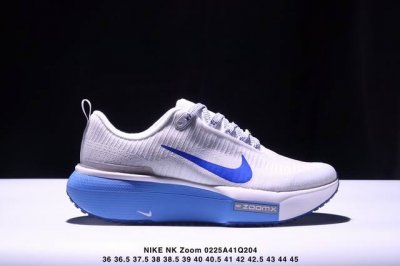 Nk Zoom X Invincible Run Fk 3 全新配色 马拉松机能风格运动鞋 鞋款搭载柔软泡绵，在运动中为你塑就缓震脚感。设计灵感源自日常跑步者，