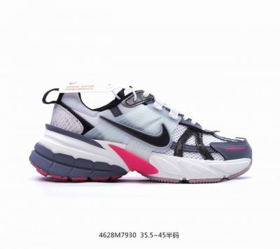 Nike 耐克 V2K Run 减震防滑 复古低帮跑步鞋 超火复古跑鞋，采用太空革组合呼吸网眼布鞋面材质，搭载正确4层组合底模，嵌入tpu加固稳定模块,双层md