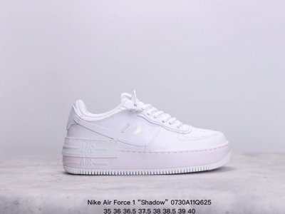 nike 耐克低帮板鞋 空军一号 Af1马卡龙 Af1厚底增高百搭运动板鞋 Nike Air Force 1 “Shadow” 造型设计上与 Sacai X N
