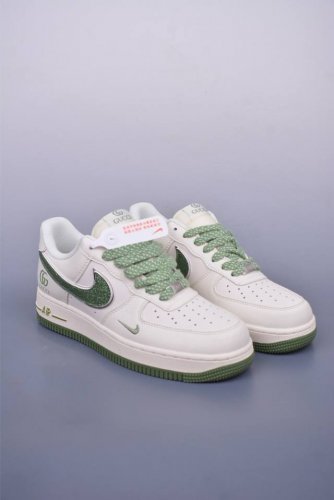 Nike Air Force 1 Low 古驰联名 原楦头原纸板 打造纯正空军版型 专注外贸渠道 全掌内置蜂窝气垫 原盒配件 原厂中底钢印、拉帮完美 官方货号：