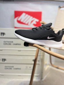Nike Viale 伦敦五代 四季款休闲运动跑鞋 鞋面采用针织双网面透气舒适面料，鞋底采用超轻泡棉柔软缓震防滑耐磨性能，脚感无敌Aa2181 S7531645