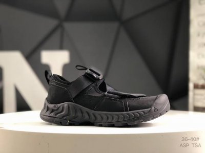Keen 科恩 运动 凉鞋，源自美国的户外休闲鞋品牌，以创新、高品质、高科技以及舒适著称。其独特的设计，完美融合了功能性与时尚感。宽楦鞋头给予脚趾充分活动空间，