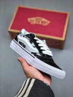 260支持放店 Vans Knu Skool 蛇年限定 。黑白涂鸦校车金典图案胖胖鞋面包鞋 范斯低帮复古休闲胖胖面包鞋 尺码：35 36 36.5 37 38