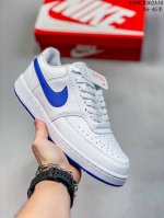 nike Court Vision Low 百搭单品 受19 年代中期趋势的启发，Nikecourt Vision Low是一款融合了复古篮球风格的混合运动鞋，