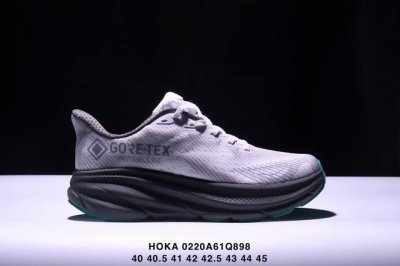 公司级小红书推荐Hoka M Clifton 9 全新配色 这个品牌来自于新西兰的毛利语，Hoka表示大地，One One表示飞越，连起来就是飞越地平线，One