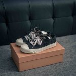 核心私 Miumiu 缪缪 最新款 水洗 丹宁 牛仔布 帆布鞋 厚底 休闲 运动鞋 小红书爆款推荐 原版购入开发 做货 这款运动鞋体现了Miu Miu的探索精神